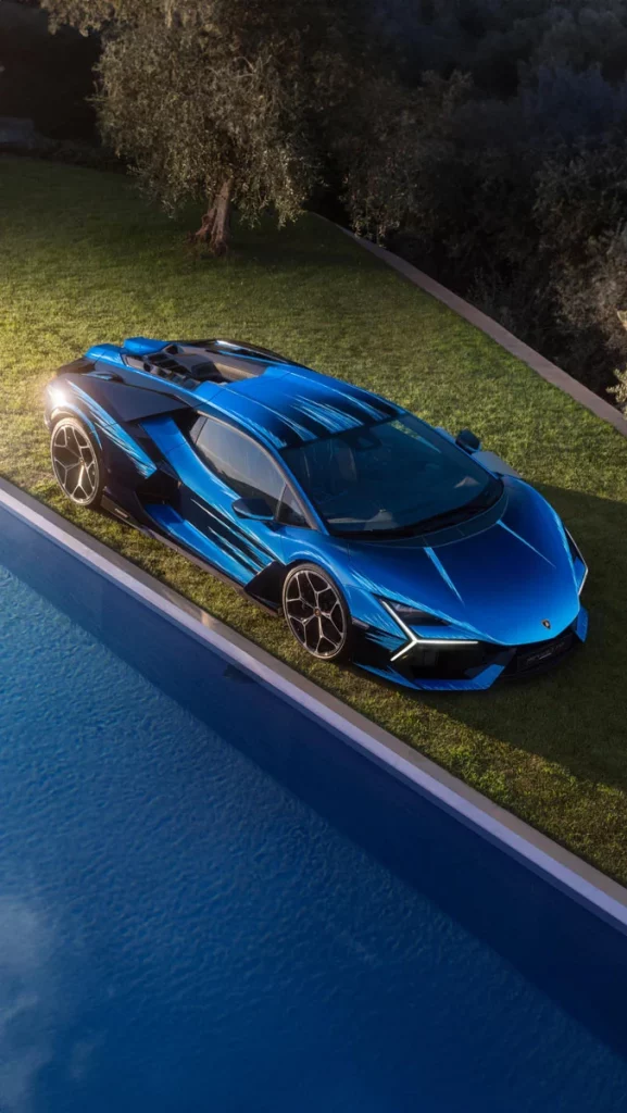 LAMBORGHINI REVUELTO OPERA UNICA 3 Motor16