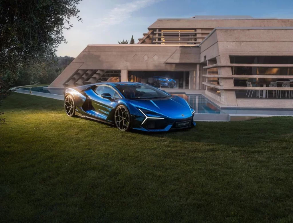 LAMBORGHINI REVUELTO OPERA UNICA 9 Motor16