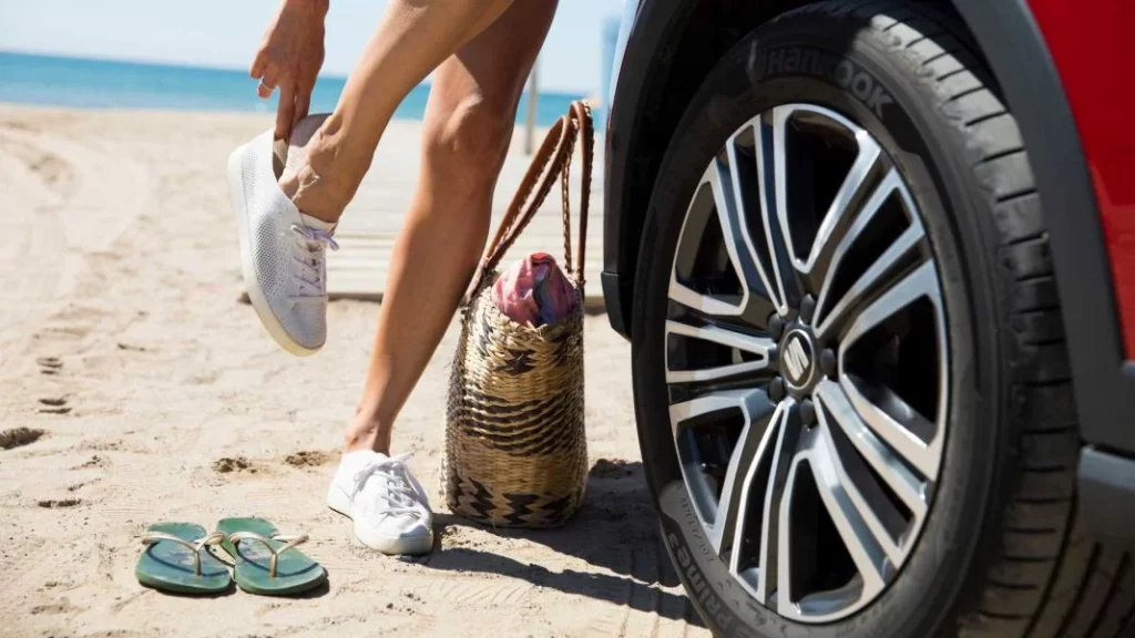 Calor extremo: 8 recomendaciones que debes poner en práctica para no tener sustos en la carretera 28 Motor16 calzado conducir verano consejos Motor16