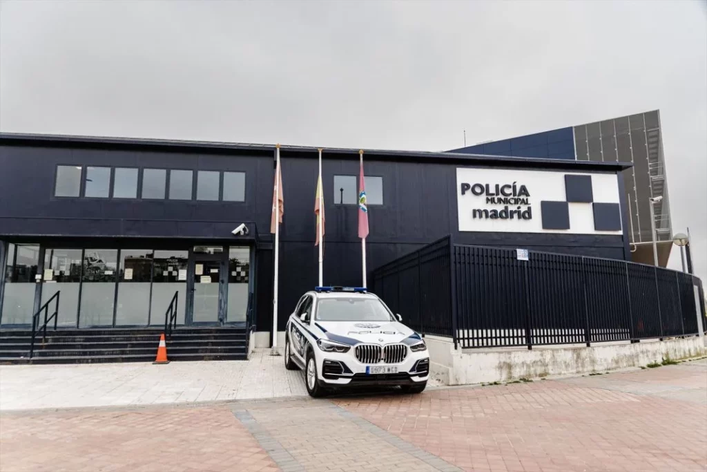 Piden anular 2,5 millones de multas irregulares e ilegales en Madrid que superan los 400 millones de euros 1 Motor16 coche policia madrid frente unidad policia municipal villa vallecas 28 noviembre Motor16