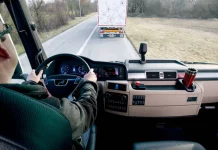 ¿Puedo conducir un camión o un autobús sin el CAP? El RGC te da la respuesta