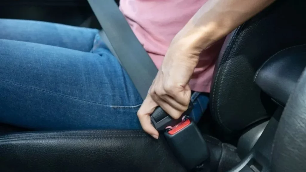 Por esto debes abrochar los cinturones de los asientos traseros aunque no haya nadie 2 Motor16 Protección Adicional: Un Hábito Sencillo que Puede Salvar Vidas