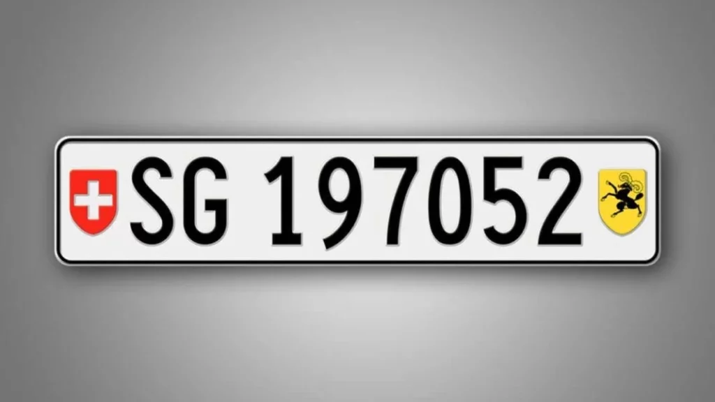 El importante cambio que nos encontraremos en 2025 con las matrículas de los coches 26 Motor16 El detalle más curioso y que seguro no conocías de las matrículas de los coches en Suiza