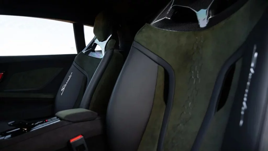 ¿Por qué este fallo de diseño en el Lamborghini?