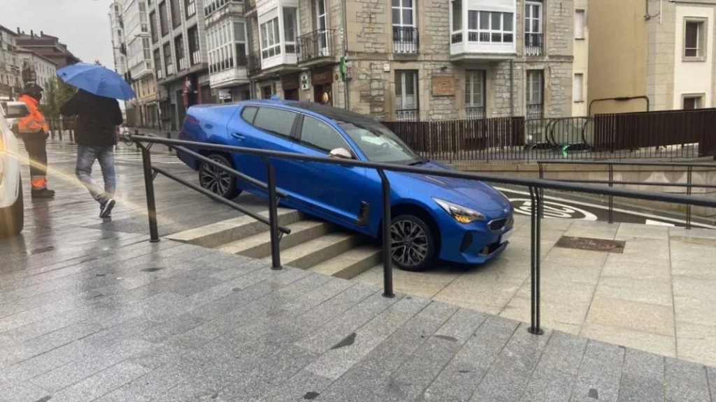 Cuando las escaleras de Vitoria y el GPS te juegan una mala pasada a tu Yaris Cross 1 Motor16 Tecnología y Conocimiento Local: Una Doble Seguridad