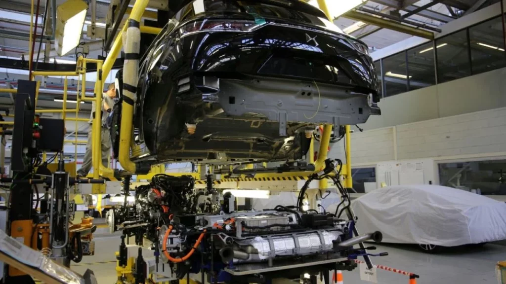 ¿Qué pasa en Stellantis? Tras los malos resultados, les llueven las denuncias, críticas y problemas 5 Motor16 factoria 69 Motor16