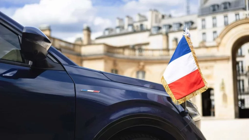 Francia presenta el nuevo coche del presidente y se puede conseguir por 40 mil euros.