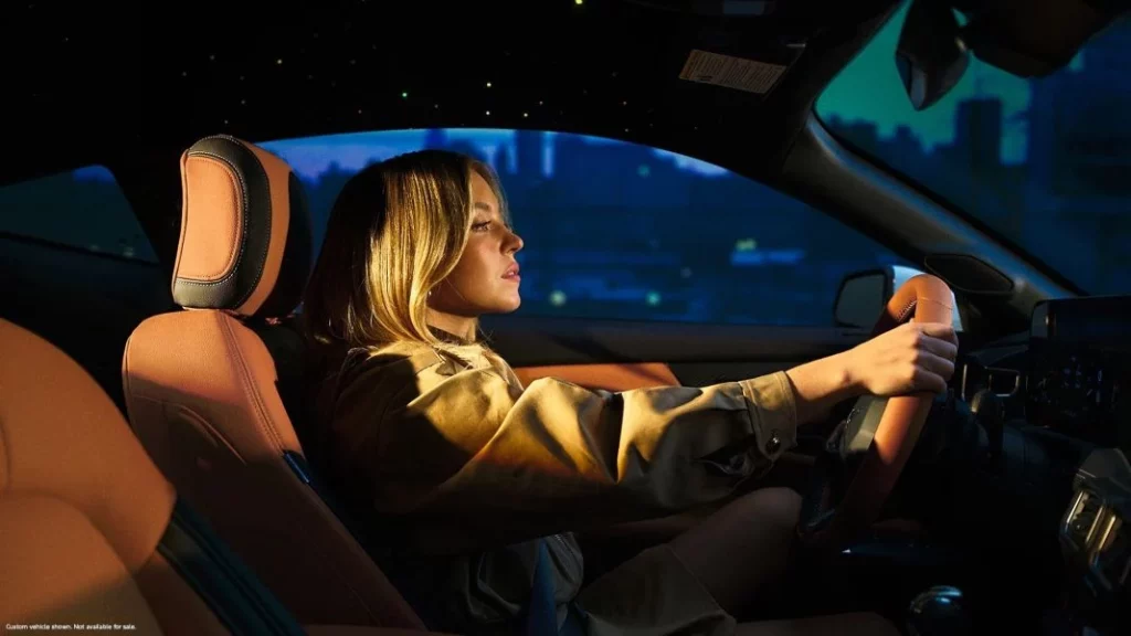 El interior del coche de Sydney Sweeney que te dará ganas de quedarte a vivir allí…con ella.