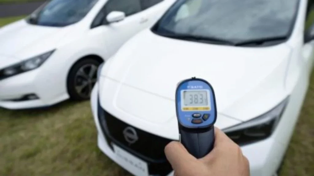 Vigila tu coche en plena ola de calor: Estas son las partes que pueden acabar echando humo 1 Motor16 ola de calor