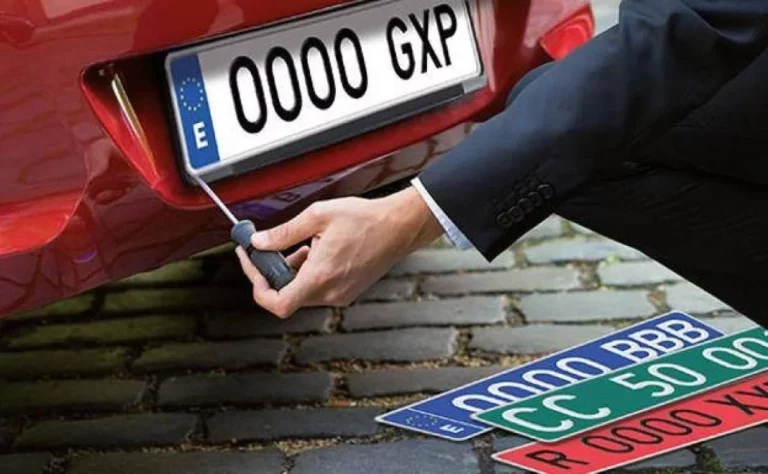El gran cambio que estabas esperando ha llegado a las matrículas de los coches