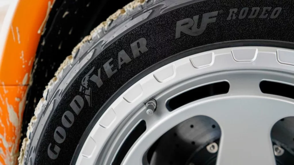 Ruf Rodeo: La alternativa al Porsche 911 Dakar con aire retro 36 Motor16 ruf rodeo 911 porsche 4x4 2025 55 Motor16