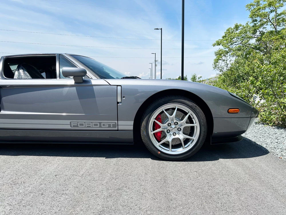 Alguien estrenará un Ford GT del año 2006 previo pago de una fortuna 16 Motor16 2006 Ford GT SBX Cars 10 Motor16