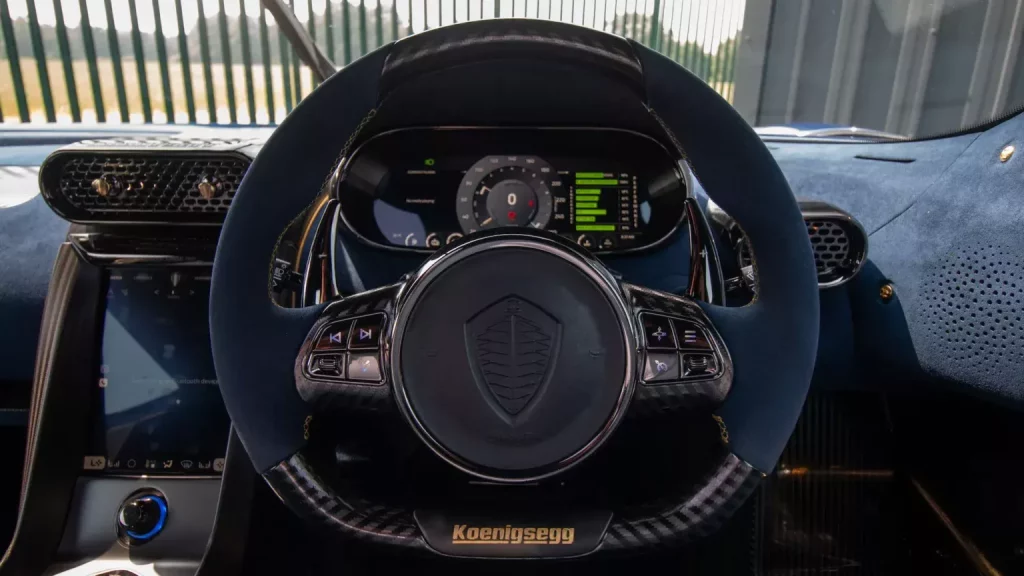 2020 koenigsegg regera supervettura 17 Motor16