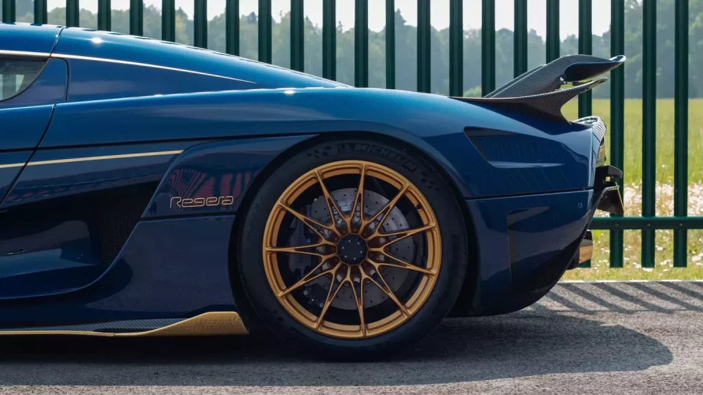 2020 koenigsegg regera supervettura 8 Motor16