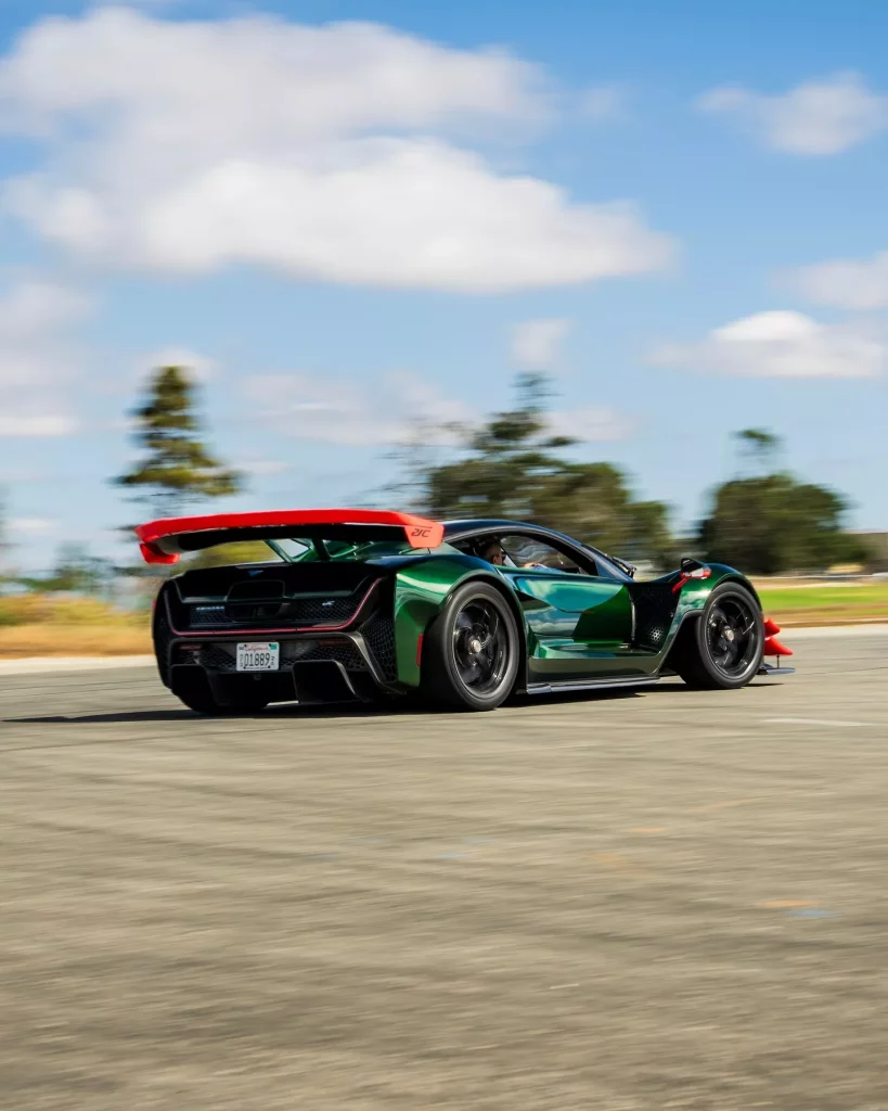El Czinger 21C recupera su puesto de honor en Laguna Seca 16 Motor16 2024 Czinger 21C Laguna Seca 13 Motor16