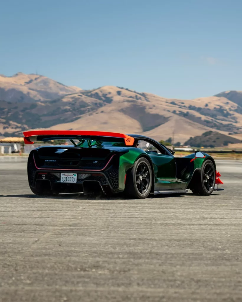 El Czinger 21C recupera su puesto de honor en Laguna Seca 1 Motor16 2024 Czinger 21C. Laguna Seca. Imagen trasera.