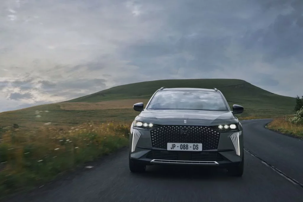 Pallas y Étoile: El DS 7 estrena dos ilustres niveles de acabado 6 Motor16 2024 DS 7 acabados Pallas Etoile 3 Motor16