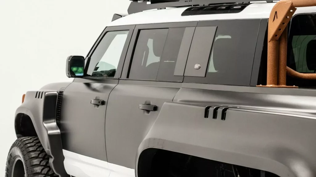 Este Land Rover Defender con seis ruedas da mucho miedo 24 Motor16 2024 Land Rover Defender 6x6 Apocalypse 19 Motor16