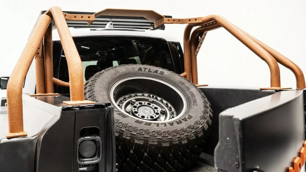 Este Land Rover Defender con seis ruedas da mucho miedo 30 Motor16 2024 Land Rover Defender 6x6 Apocalypse 30 Motor16