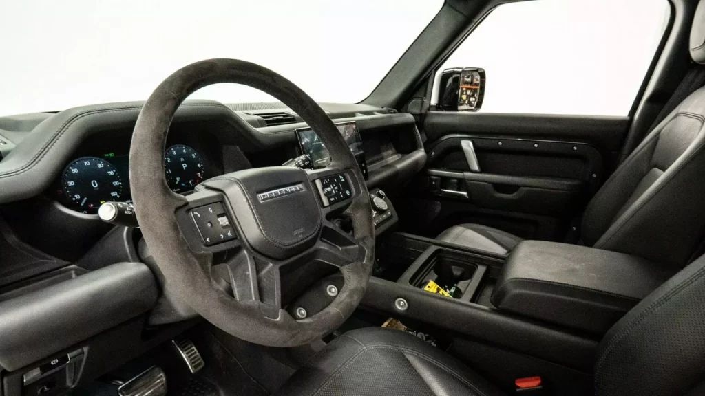 Este Land Rover Defender con seis ruedas da mucho miedo 39 Motor16 2024 Land Rover Defender 6x6 Apocalypse 38 Motor16