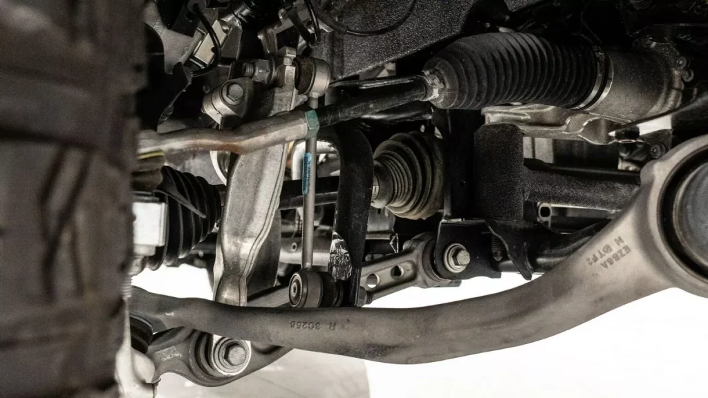 Este Land Rover Defender con seis ruedas da mucho miedo 34 Motor16 2024 Land Rover Defender 6x6 Apocalypse 9 Motor16