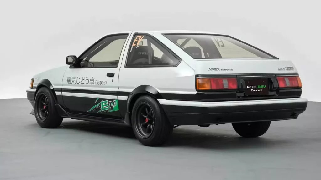 Los dos Toyota AE86 más exclusivos que podrás conducir... con un 'pero' 8 Motor16 2024 Toyota AE86 Tokio 13 Motor16