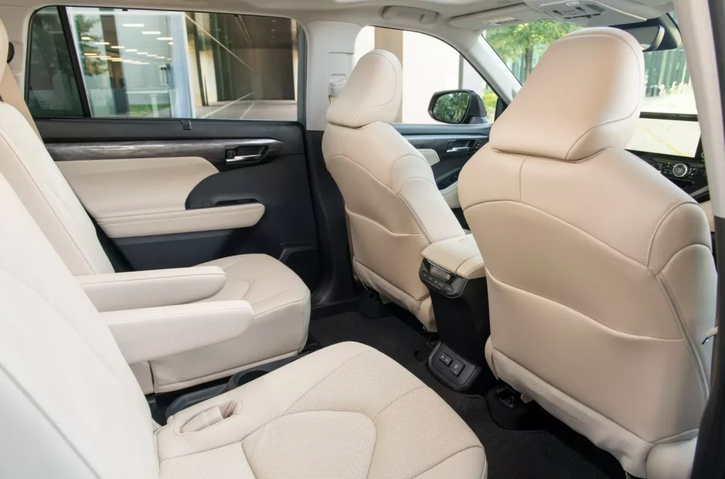 El Toyota Highlander se pone a tono para celebrar sus 25 primaveras 18 Motor16 2024 Toyota Highlander USA 12 Motor16