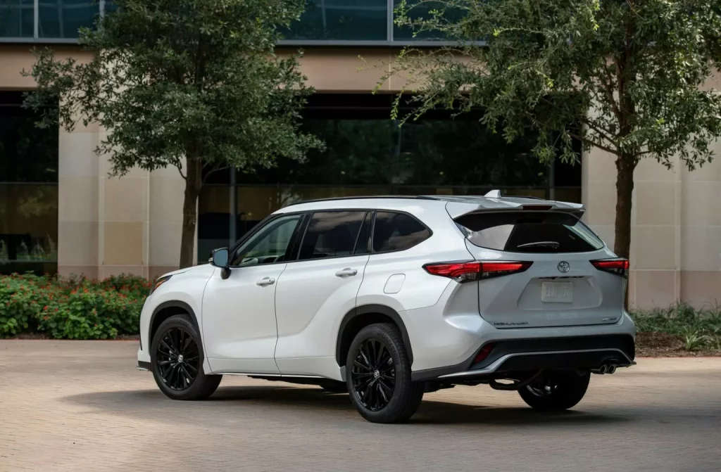 El Toyota Highlander se pone a tono para celebrar sus 25 primaveras 13 Motor16 2024 Toyota Highlander USA 17 Motor16