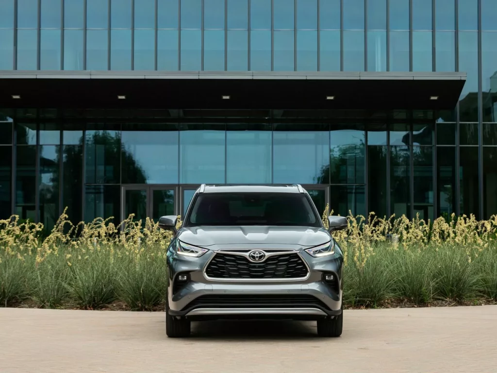 El Toyota Highlander se pone a tono para celebrar sus 25 primaveras 22 Motor16 2024 Toyota Highlander USA 18 Motor16