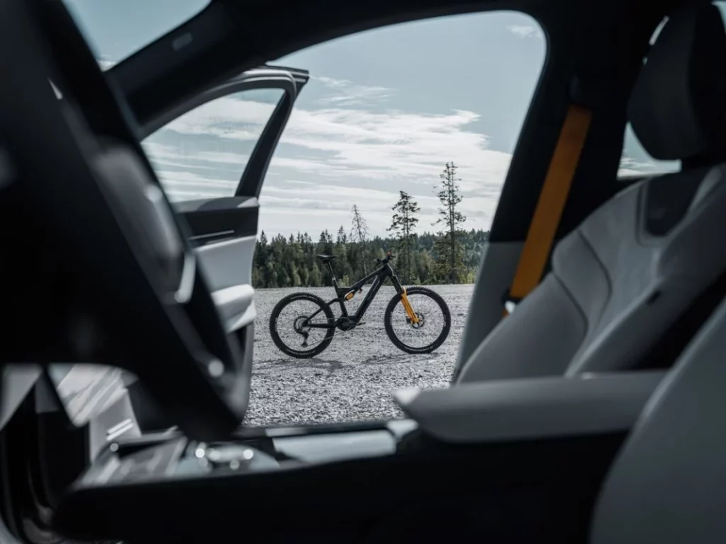 Pedaleando con Polestar: bici eléctrica a juego con los SUV de la marca 2 Motor16 Allebike Elize Polestar Engineered Bici polestar3 Motor16