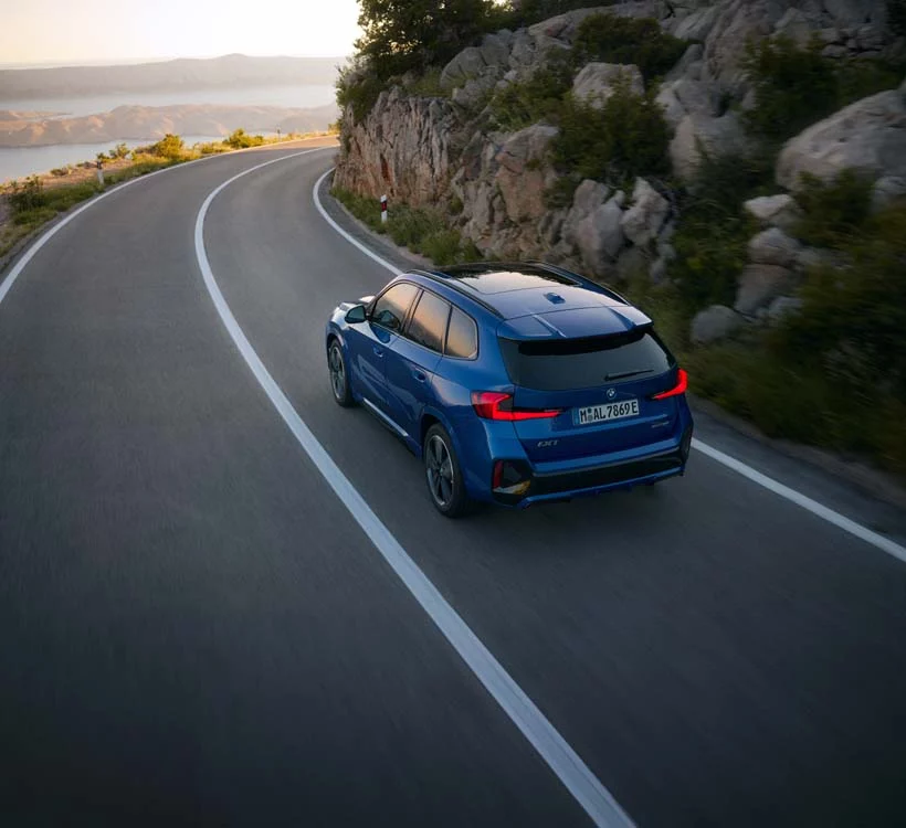 Llegan las versiones eléctricas más accesibles de BMW 1 Motor16 BMW iX1
