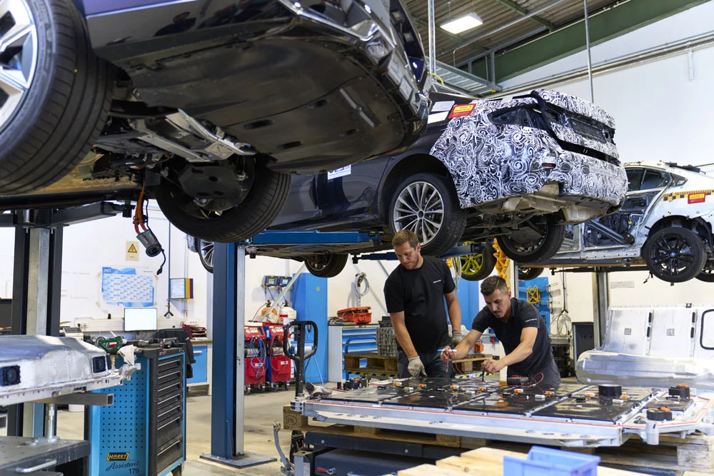 La moda de la economía circular empezó en BMW hace 30 años 4 Motor16 BMW RECICLADO 5 Motor16