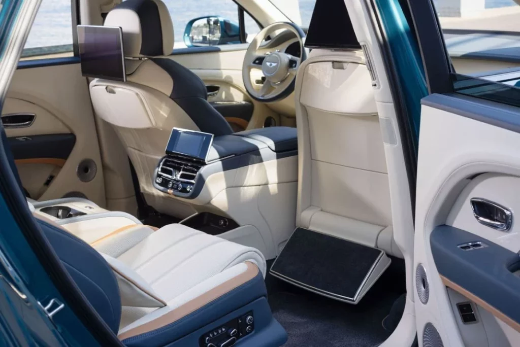 El encanto de la Riviera inunda el exclusivo Bentley Bentayga EWB Azure 2 Motor16 BentleyEWBRivieraCollection 13 Motor16