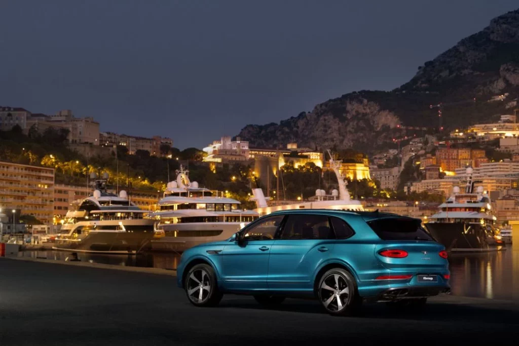 El encanto de la Riviera inunda el exclusivo Bentley Bentayga EWB Azure 5 Motor16 BentleyEWBRivieraCollection 1copy copia Motor16