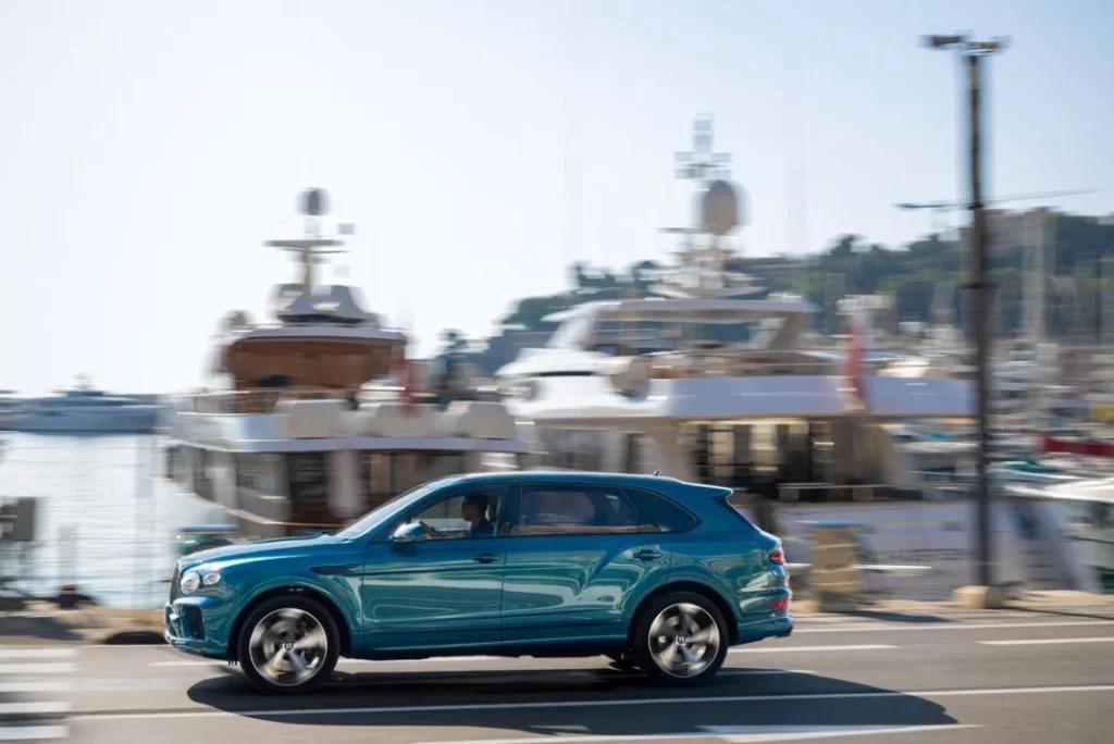El encanto de la Riviera inunda el exclusivo Bentley Bentayga EWB Azure 11 Motor16 BentleyEWBRivieraCollection 7 copia Motor16