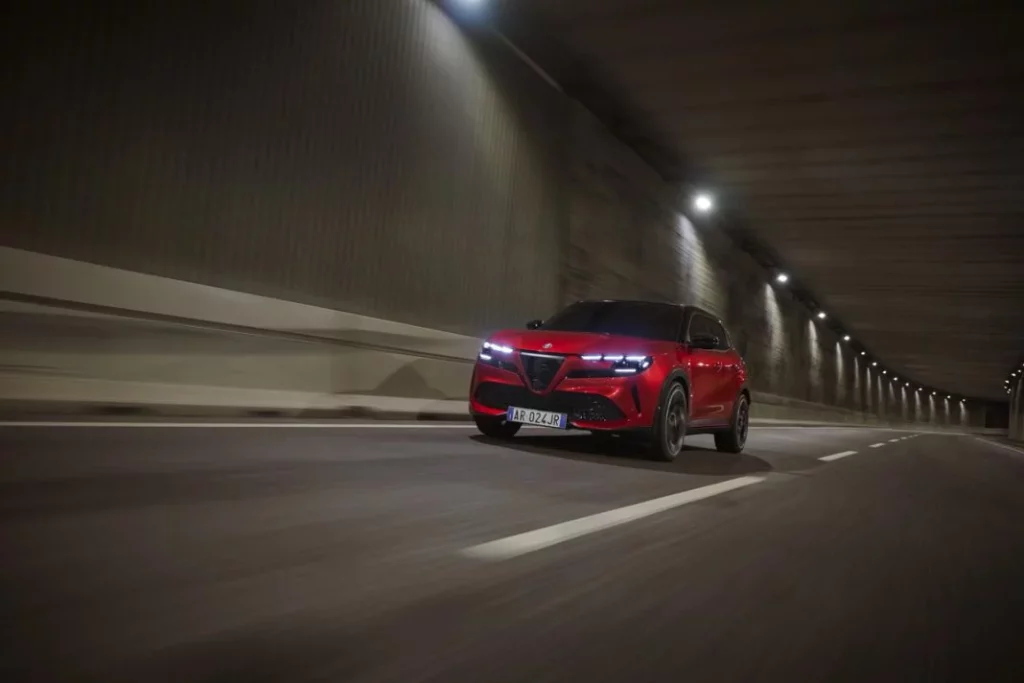 Berlin La casa de papel Alfa Romeo Junior anuncio4 Motor16