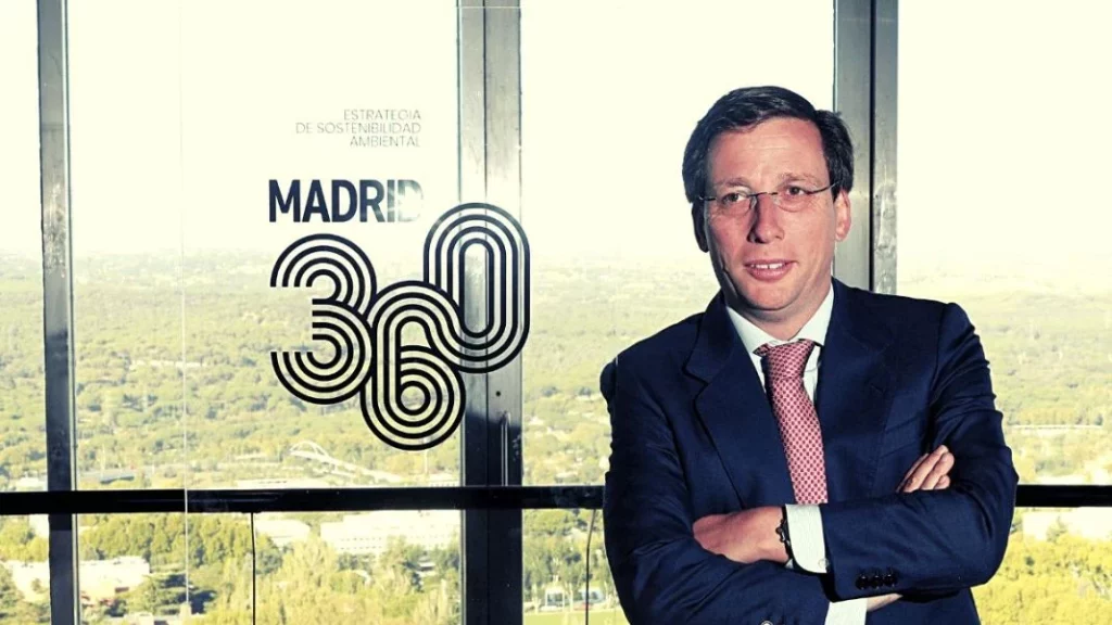 El cochazo que Santiago Abascal se ha comprado para poder entrar en la ZBE de Madrid 111 Motor16 Diseno sin titulo 2023 01 14T182218.169 Motor16