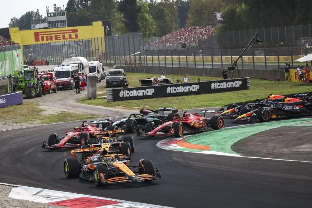 Ferrari y Leclerc, o cómo correr hacia el precipicio y pararse en el borde 16 Motor16 EuropaPress 6186426 04 norris lando gbr mclaren f1 team mcl38 81 piastri oscar aus mclaren f1 Motor16