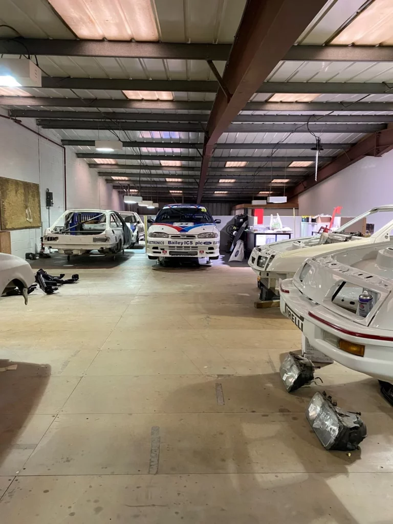 ¿Nostálgico de los deportivos de los 70 y los 80? CNC Motorsport puede hacer realidad tus sueños 1 Motor16 Ford Sierra RS500 Cosworth CNC Motorsport (5)