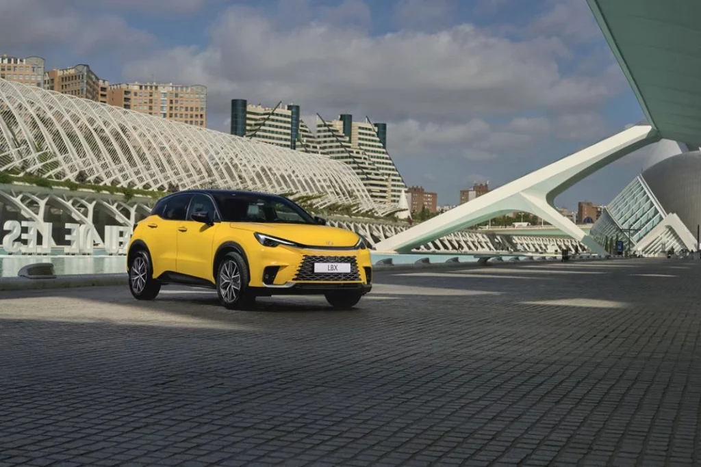 Los coches que mueven la Copa Davis 1 Motor16 LEXUS LBX COPA DAVIS VALENCIA 20242 Motor16