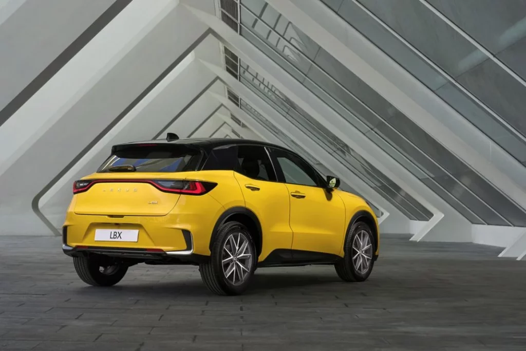 Los coches que mueven la Copa Davis 2 Motor16 LEXUS LBX COPA DAVIS VALENCIA 20243 Motor16