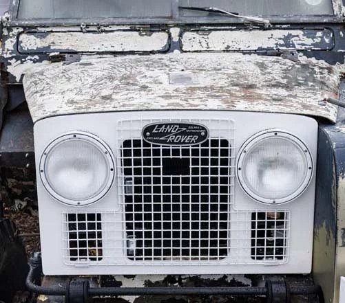 Este Defender ambulancia será restaurado. Hay motivo 3 Motor16 Land Rover Defender de la Cruz Roja 2 Motor16