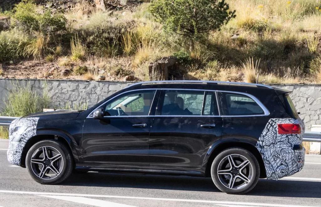 El Mercedes GLS recibirá una nueva actualización 10 Motor16 Mercedes GLS 2025 7 Motor16