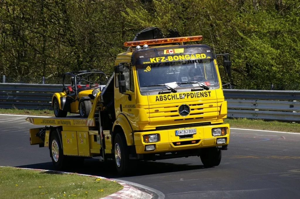 ¿Cuanto cuesta un accidente en Nürburgring? Este instagramer echa las cuentas 57 Motor16 Nurburgring grua Motor16