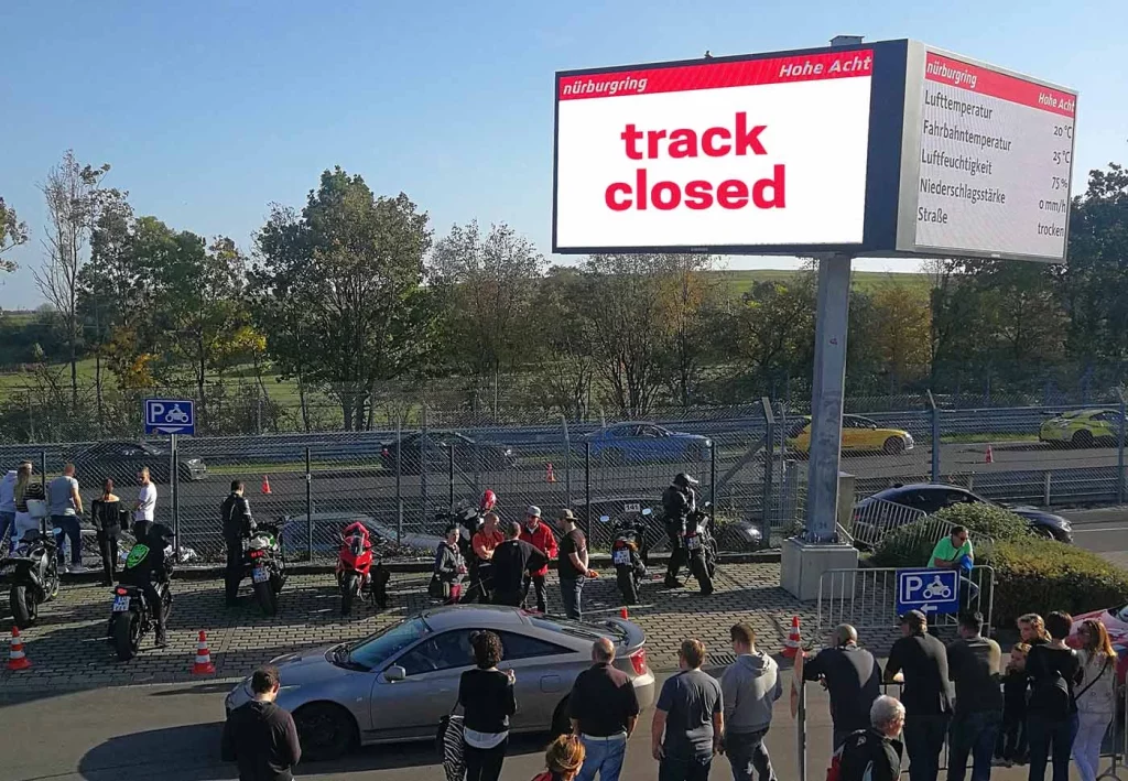 ¿Cuanto cuesta un accidente en Nürburgring? Este instagramer echa las cuentas 61 Motor16 Nurburgring track closed Motor16