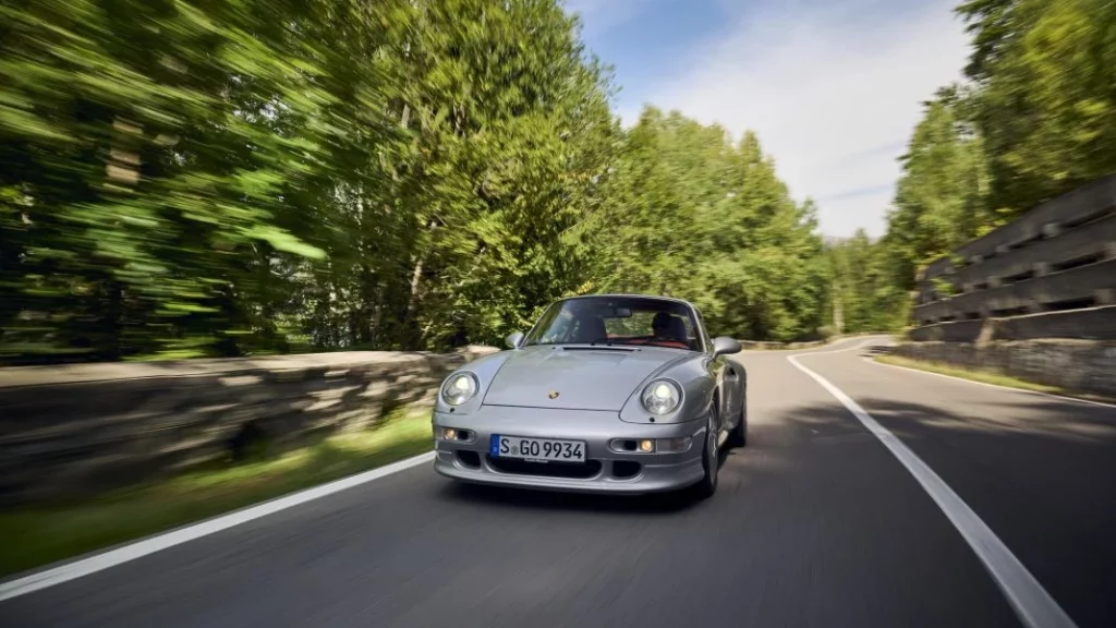 Porsche celebra los 50 años del turbo en ‘la mejor carretera del mundo’ 13 Motor16 Porsche turbo transfagarasan 10 Motor16