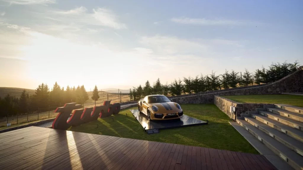 Porsche celebra los 50 años del turbo en ‘la mejor carretera del mundo’ 16 Motor16 Porsche turbo transfagarasan 13 Motor16