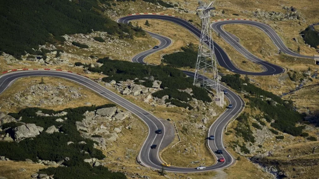 Porsche celebra los 50 años del turbo en ‘la mejor carretera del mundo’ 1 Motor16 Porsche turbo transfagarasan (7)