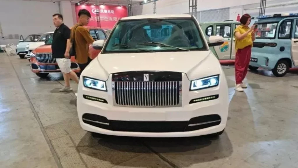 El Rolls-Royce de 2.000 euros que pides por Aliexpress: Y el Rolls-Royce que te llega 2 Motor16 Más detalles de este mini Rolls-Royce