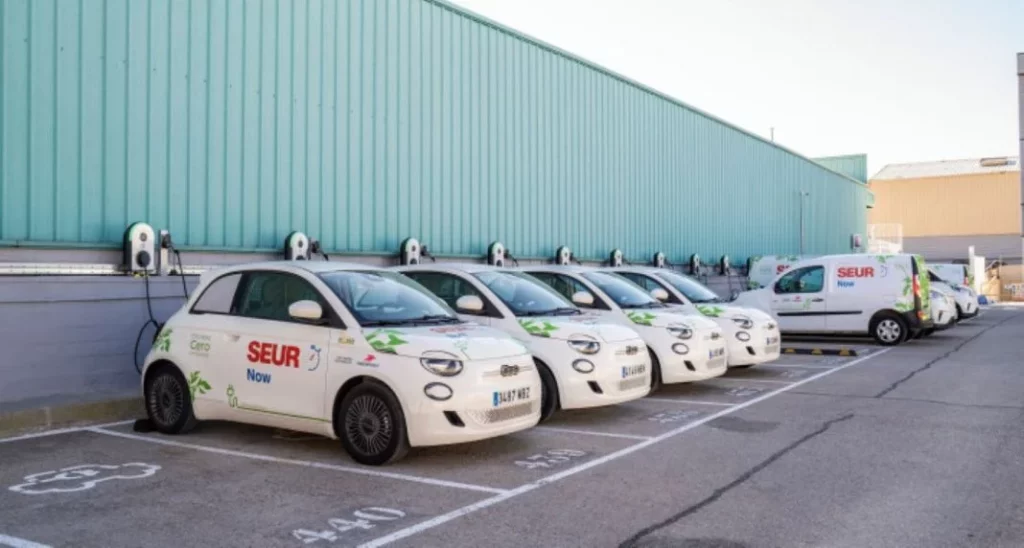 SEUR, primera compañía de transporte y logística en recibir la certificación MORE de movilidad responsable y seguridad vial. 3 Motor16 SEUR Moves Flotas 711x381 1 Motor16